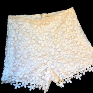 Super cute! Hollister sz 7 Shorts